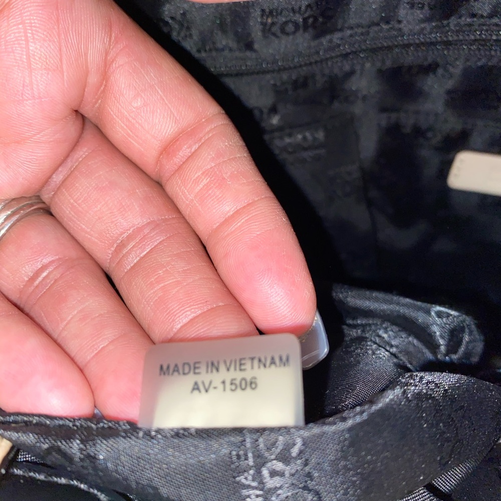Michael Kors purse - Picture 3 of 5